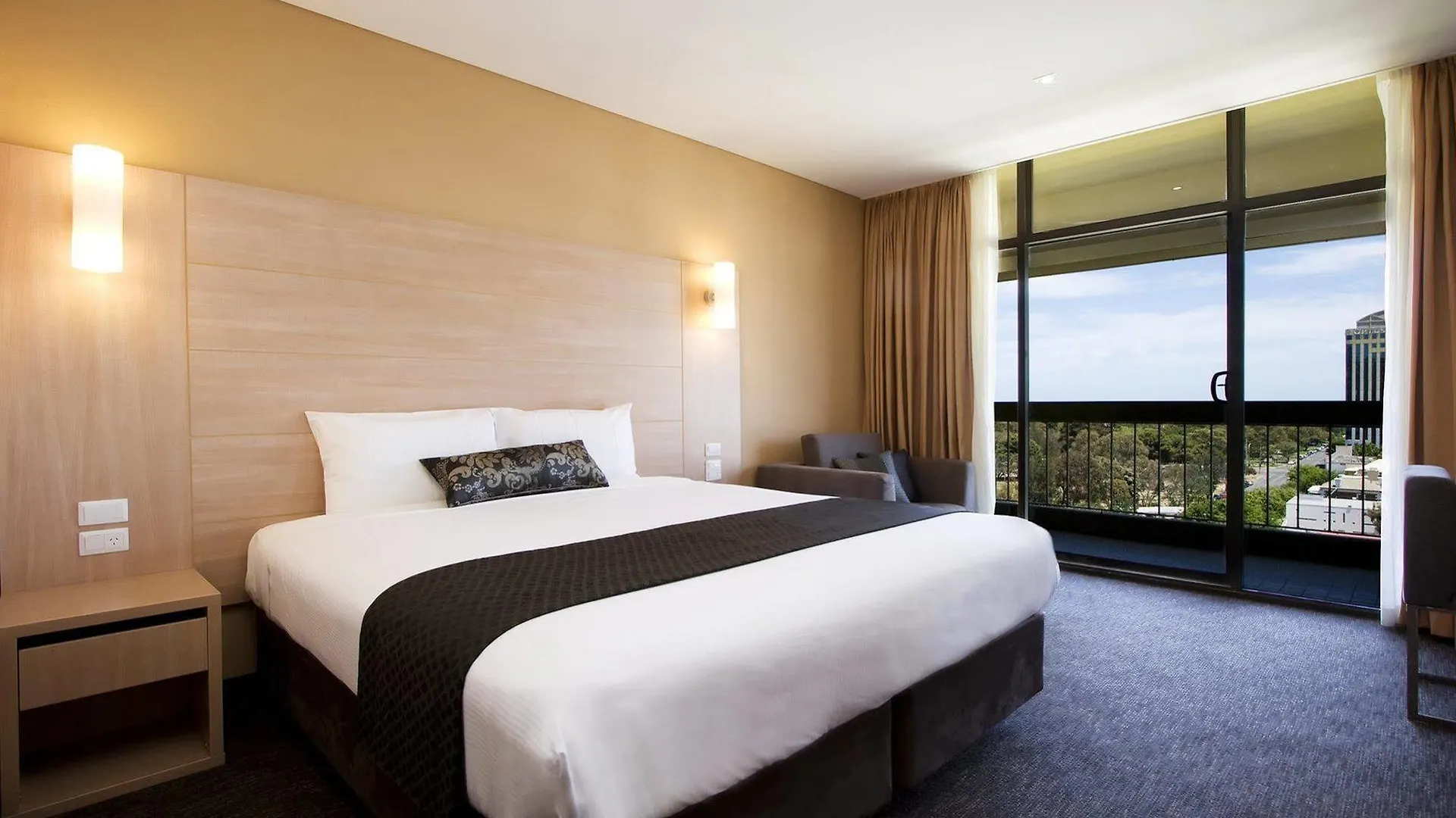The Terrace Hotel Adelaide 4*,