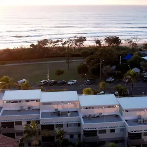 https://sundeck-garden-apartments.queenslandhotels.net